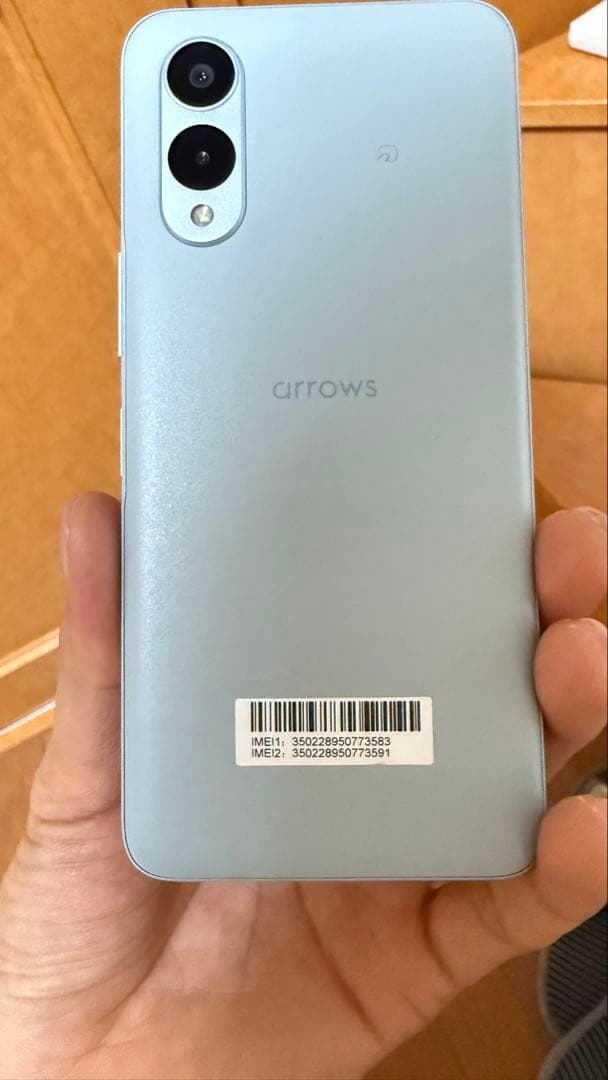 arrows スマートフォン シルバー 本体