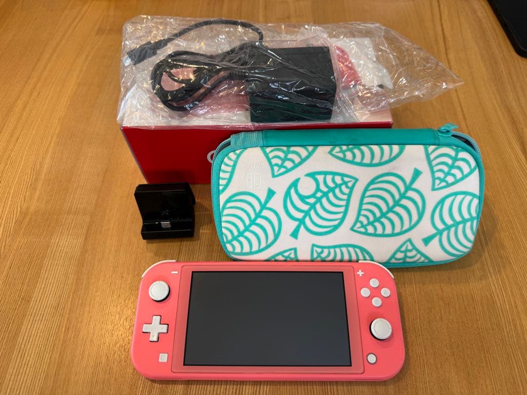 Nintendo Switch Lite（コーラル）