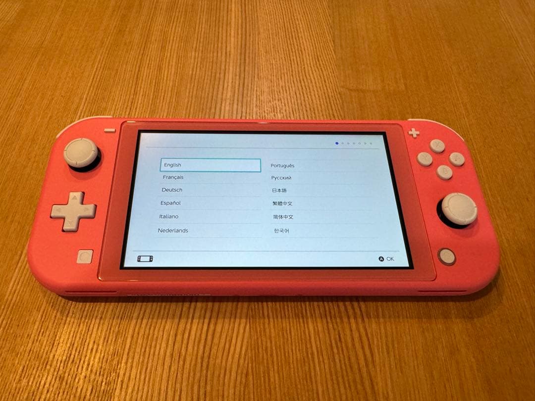 Nintendo Switch Lite（コーラル）