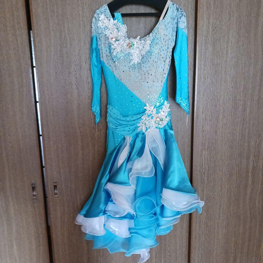 水色の社交ダンスドレス ビーズと刺繍付き