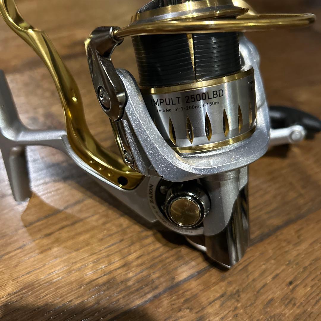 IMPULT 2500LBD スピニングリール　正月特価！！お値下げしました！