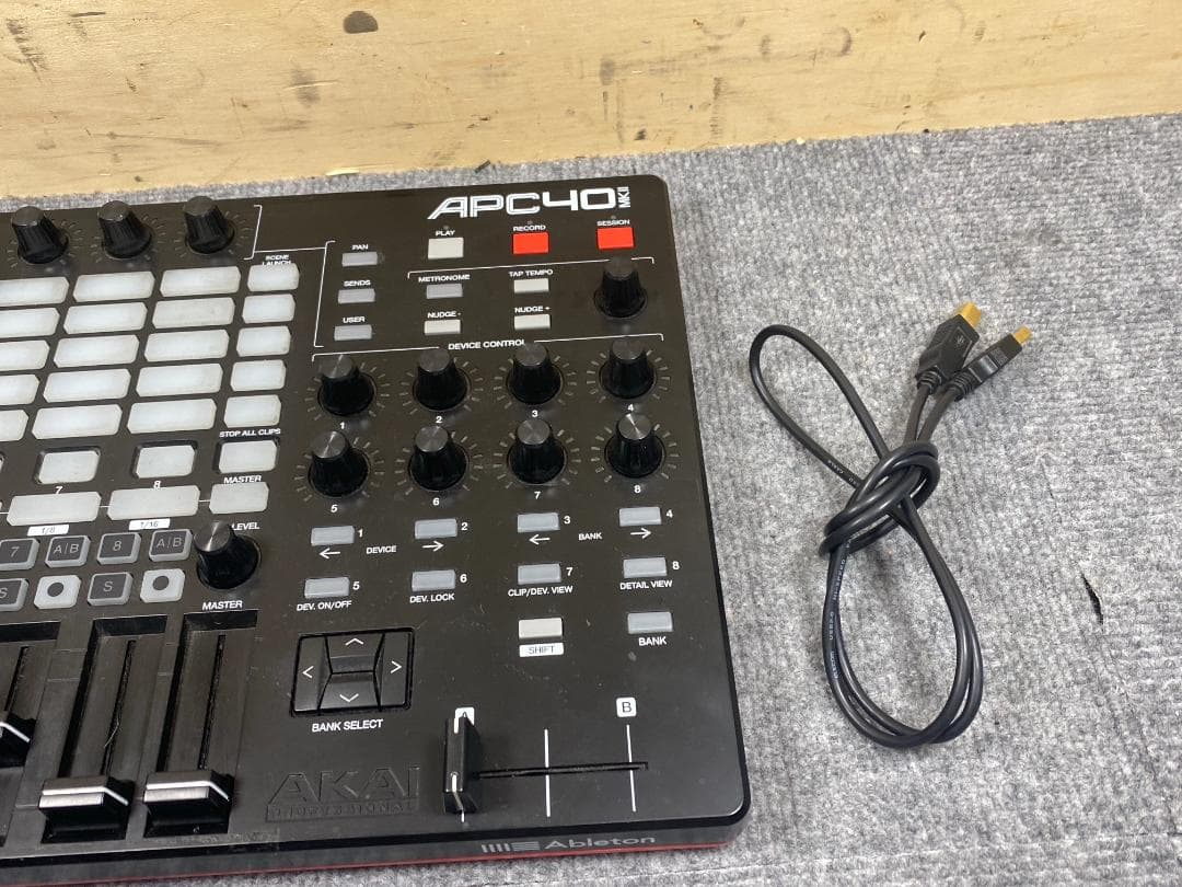 AKAI MPC40 mk2 midiコントロール pad