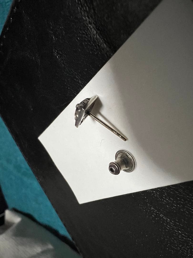 【CHROME HEARTS】クロムハーツ ピアス ピラミッド スタッズ