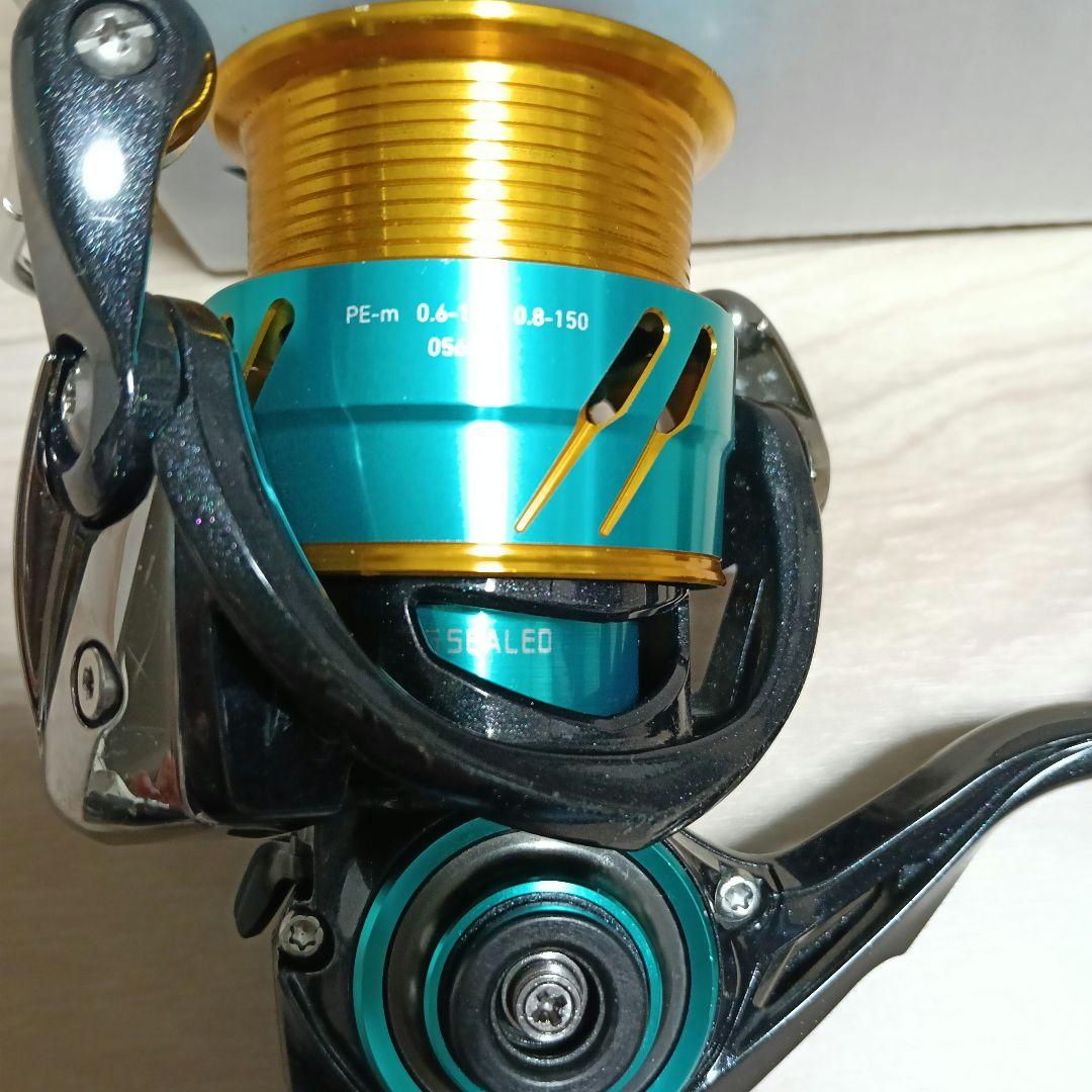 ダイワ　エメラルダス MX 2508PE-H スピニングリール