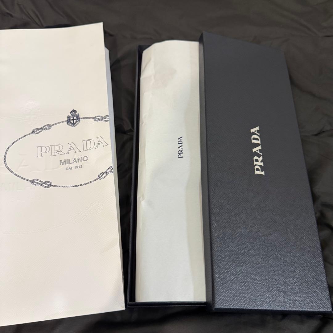 PRADA ロゴネクタイ ブラック ロゴプレート
