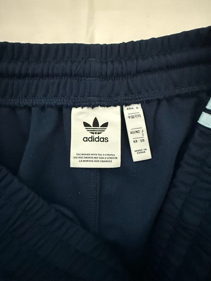 adidas バギーフィット ファイヤーバードトラックパンツ