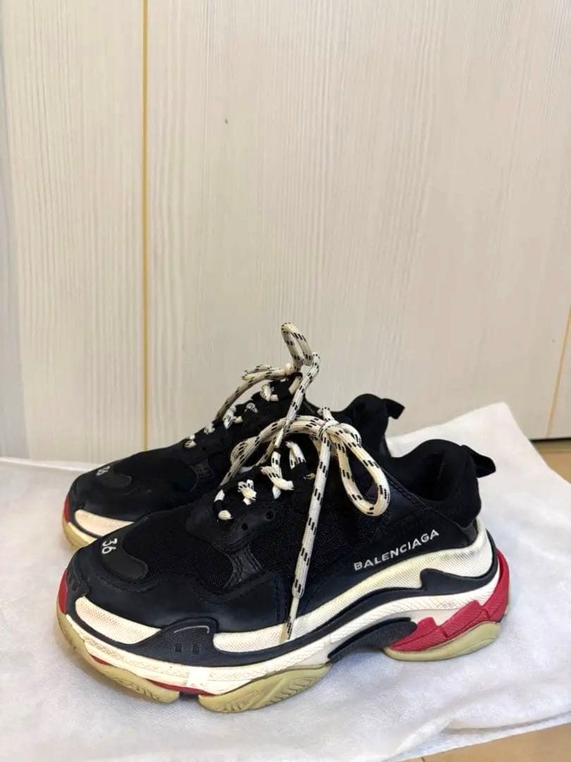 BALENCIAGA トリプル S ブラックスニーカー36