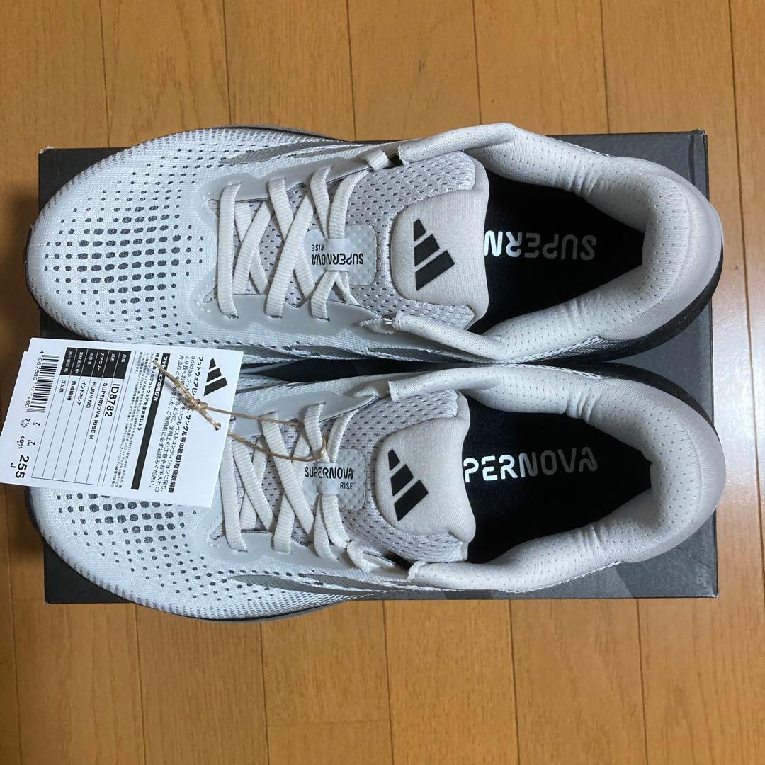 アディダス ランニングシューズ　スーパーノヴァ ライズ　　ID8782