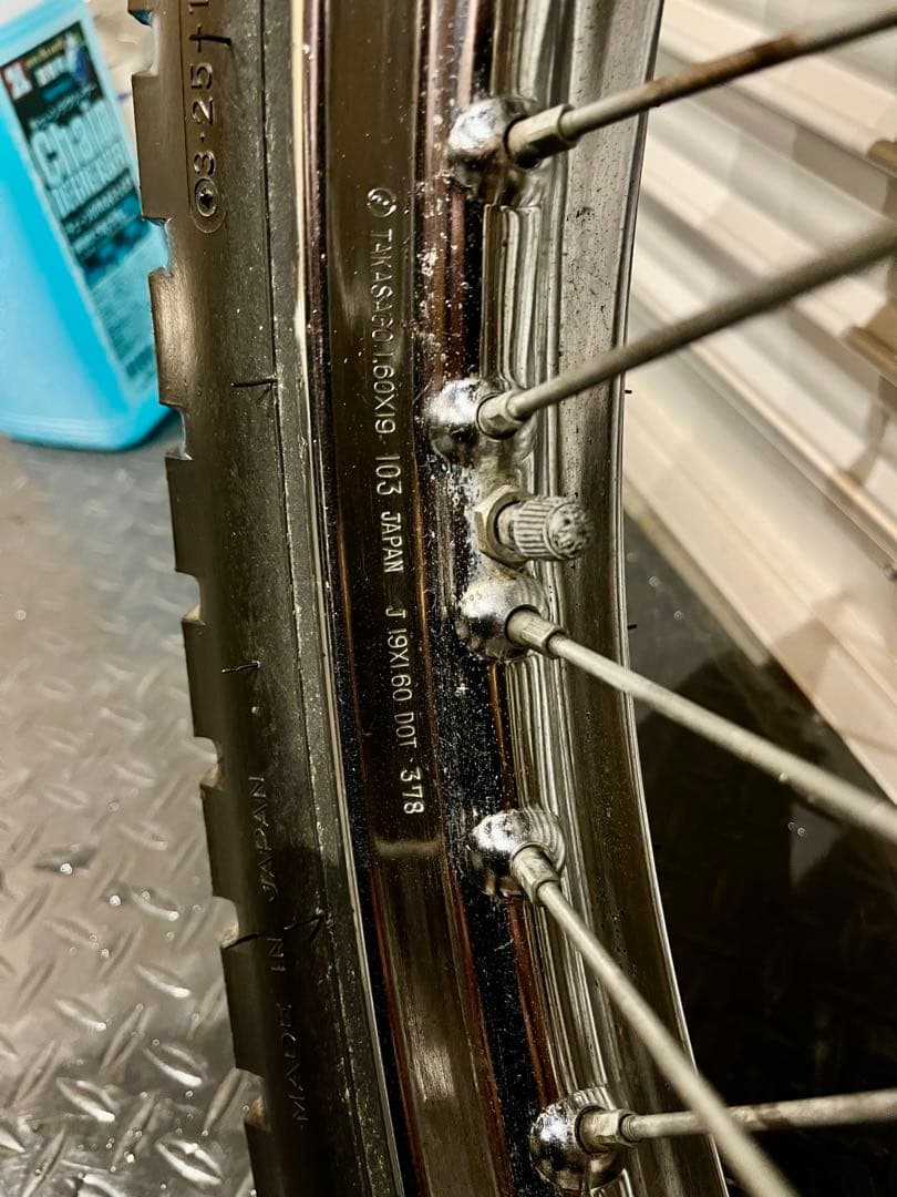 送料込み!! GT380 純正スポークホイール 19インチ　GS400