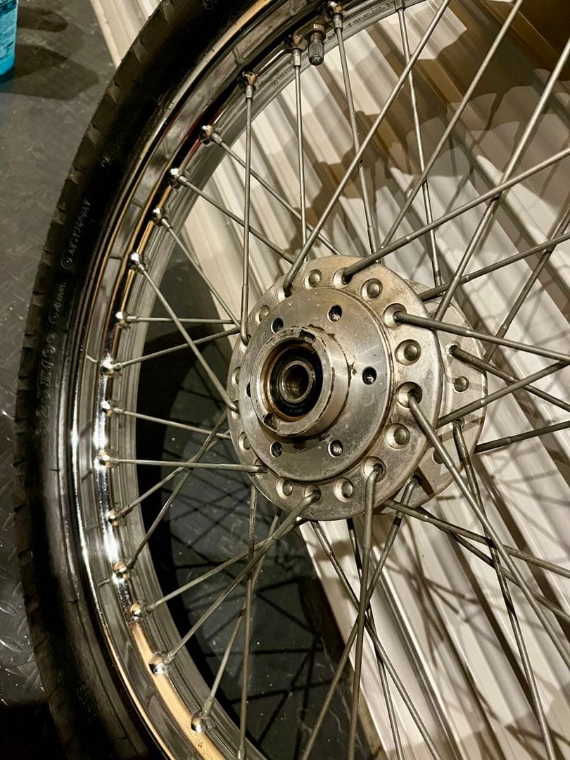 送料込み!! GT380 純正スポークホイール 19インチ　GS400