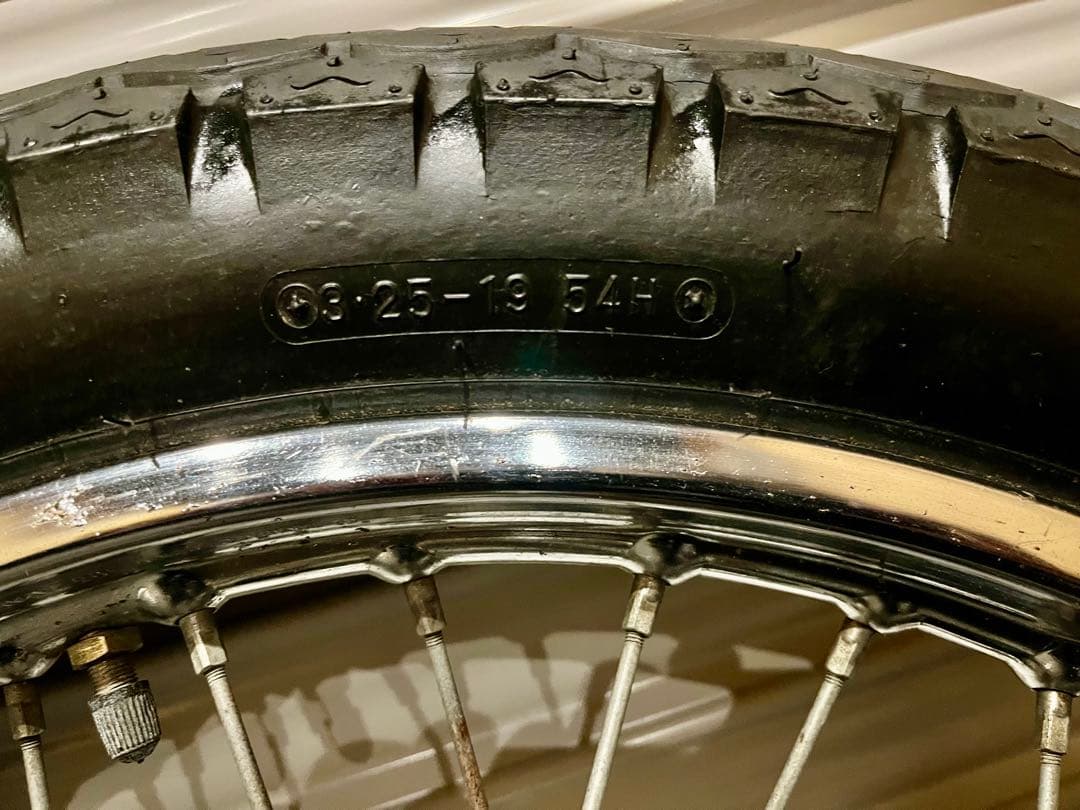 送料込み!! GT380 純正スポークホイール 19インチ　GS400