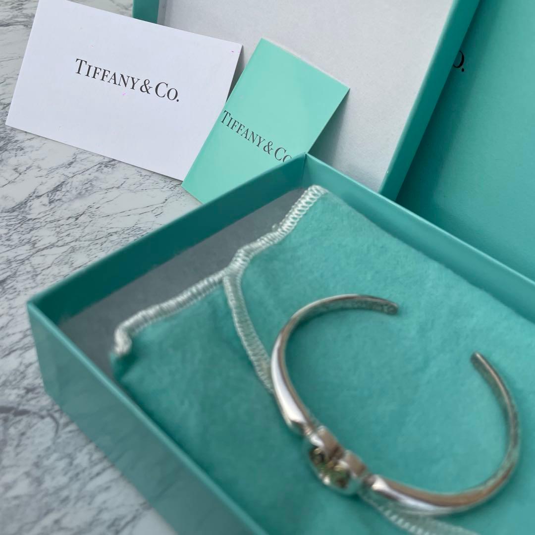 Tiffany & Co. ハート型バングル　リボン