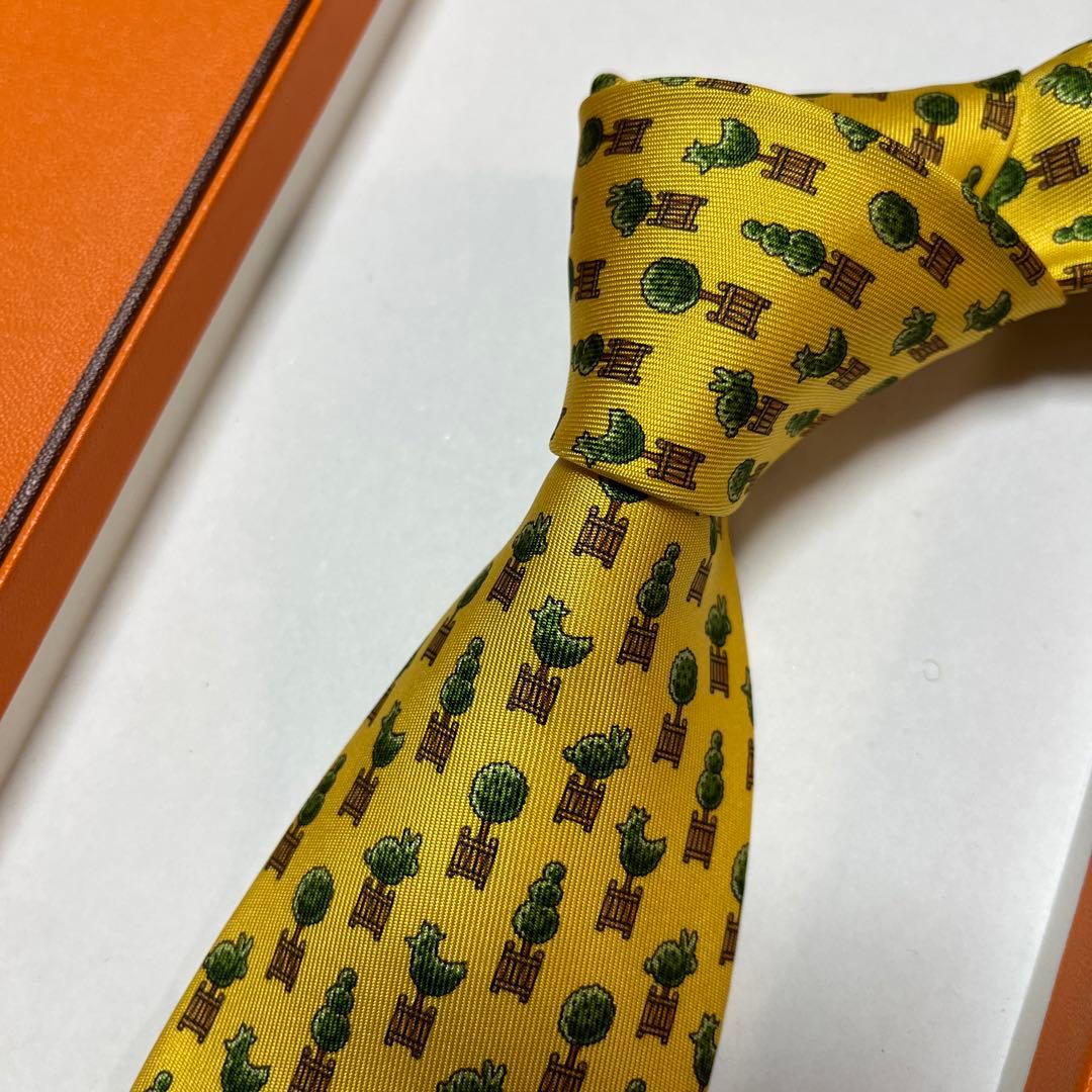 未使用箱付　ショッパー付　エルメス　ネクタイ　黄色・緑・茶