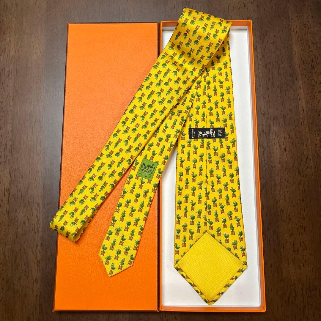 未使用箱付　ショッパー付　エルメス　ネクタイ　黄色・緑・茶