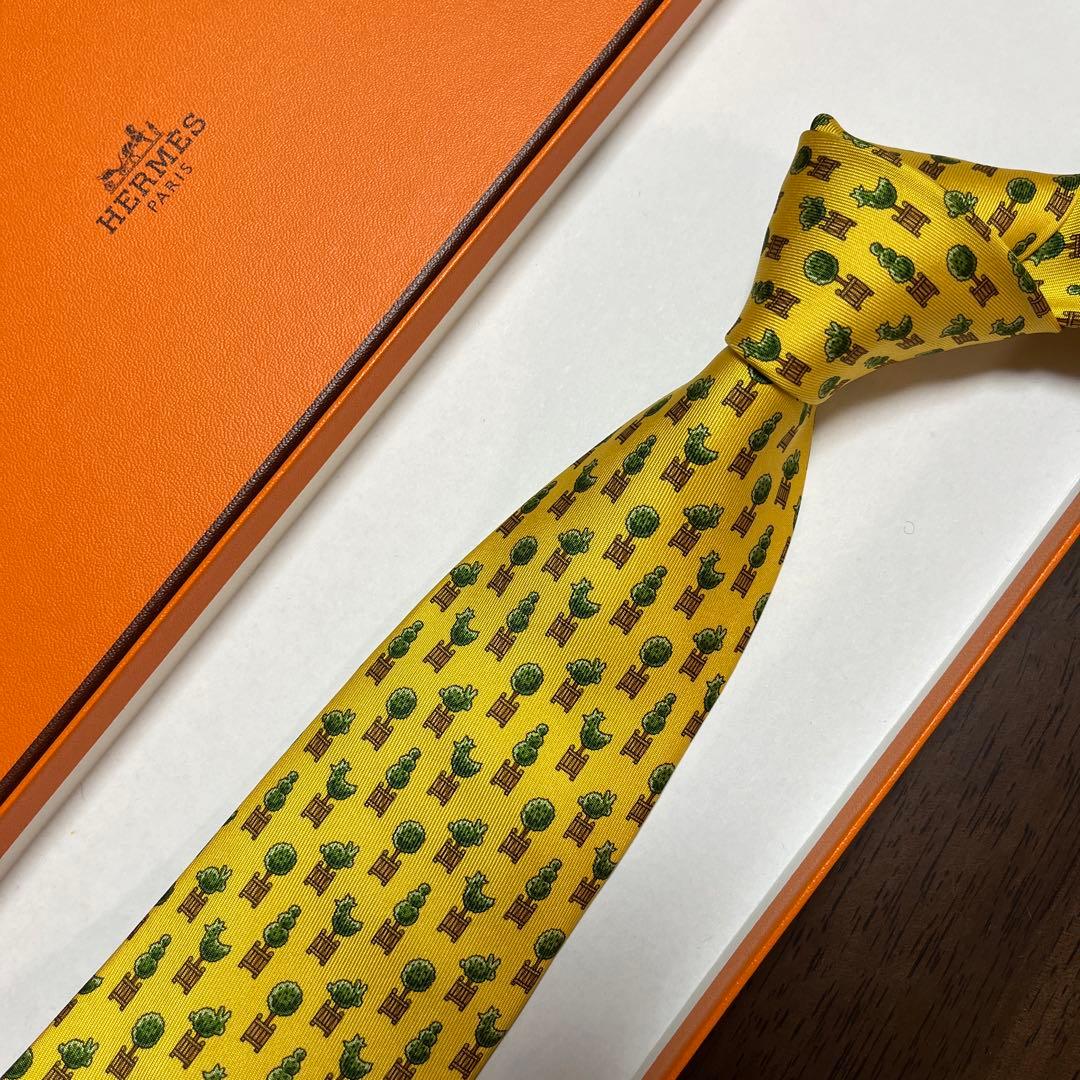 未使用箱付　ショッパー付　エルメス　ネクタイ　黄色・緑・茶
