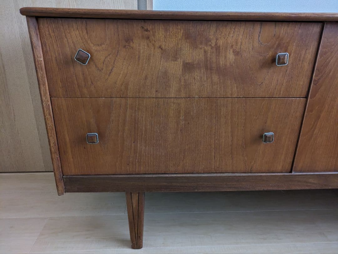 連休値下げ　英国ヴィンテージ　サイドボード　アンティーク家具 北欧家具