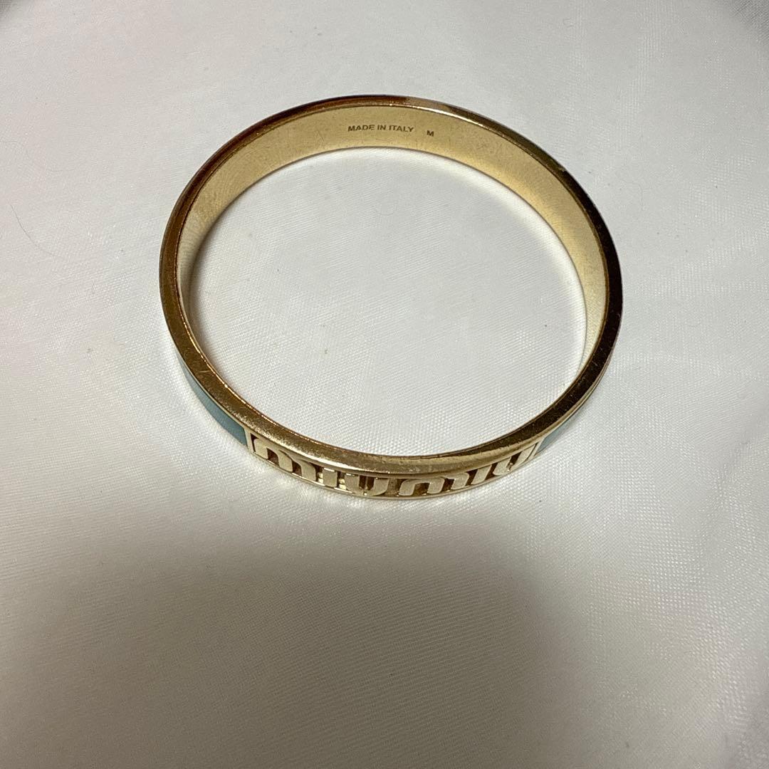 miumiu 青いエナメル金属バングル