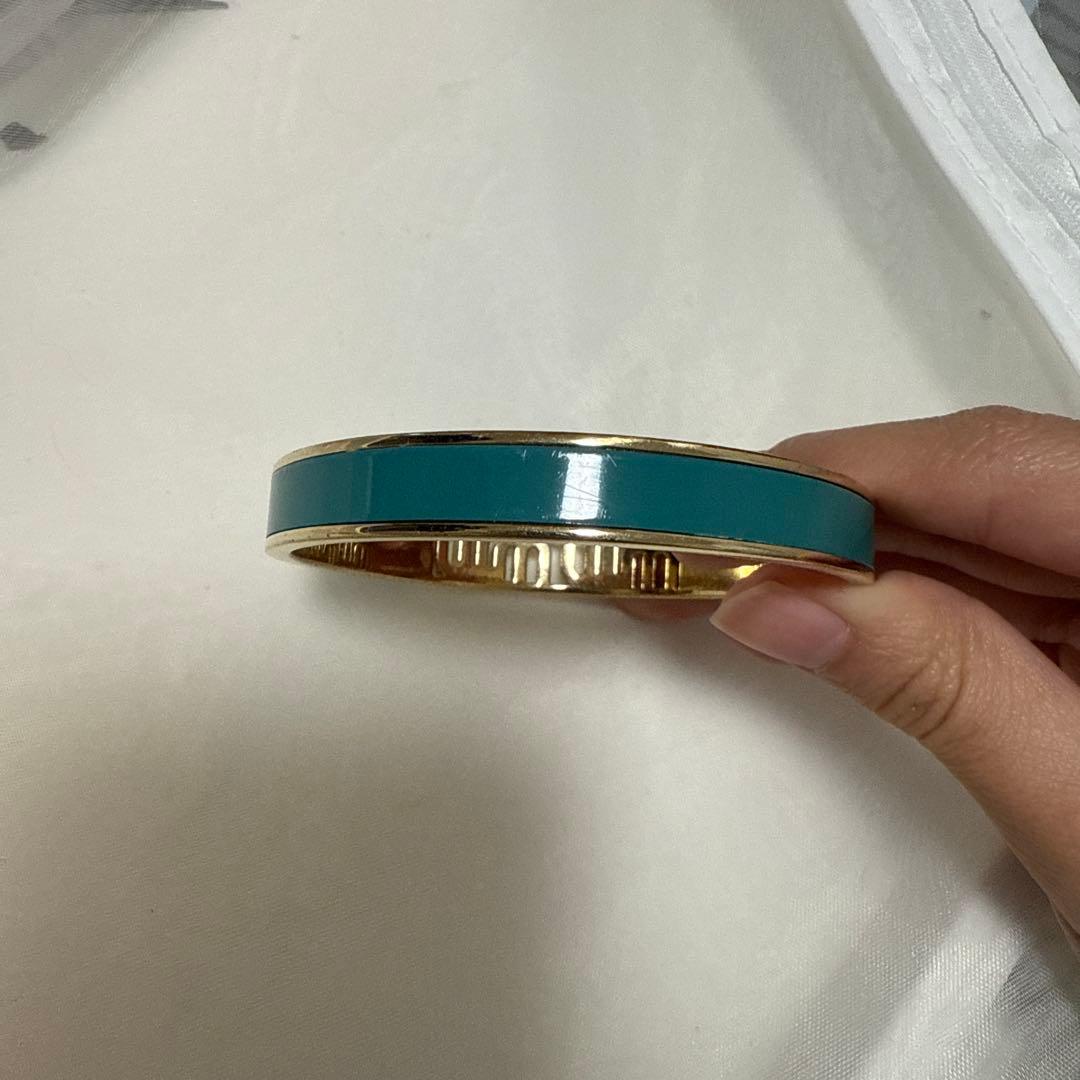 miumiu 青いエナメル金属バングル