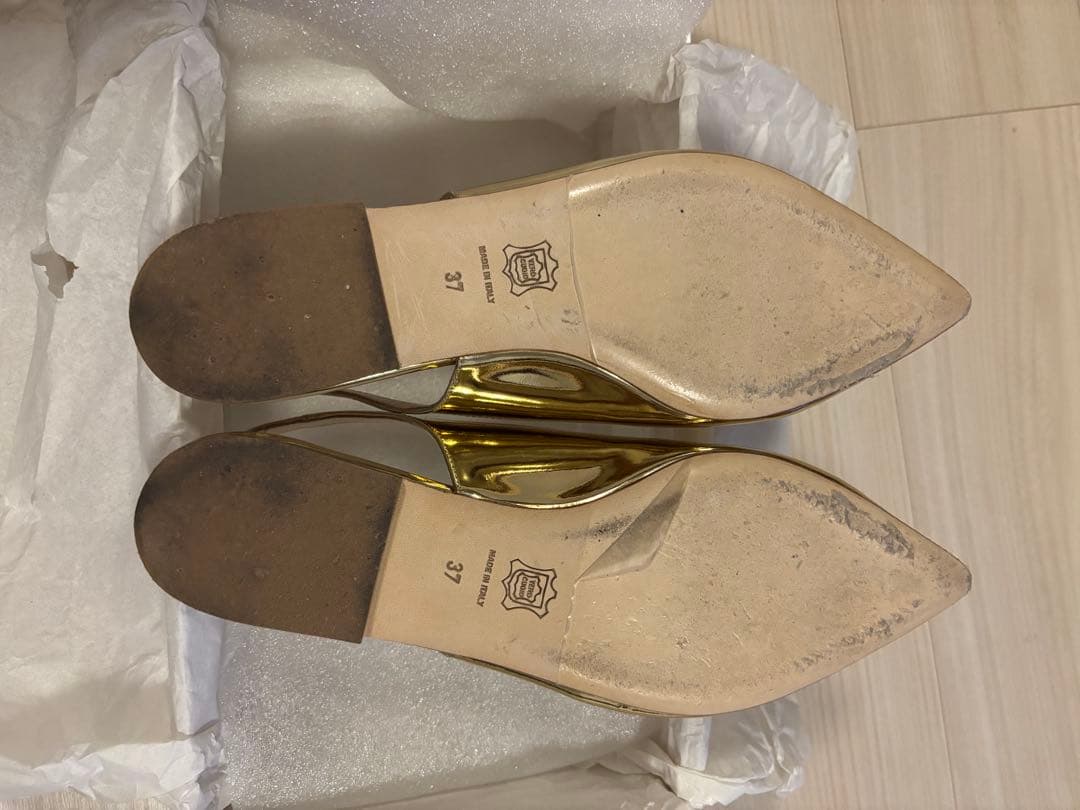 NEBULONI E.ネブローニ　ゴールドフラットシューズ