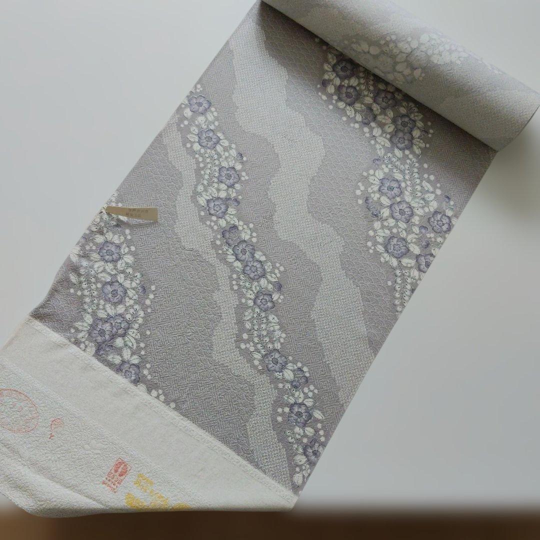 No.151　　正絹　小紋　丹後ちりめん　グレー地に可憐な花々