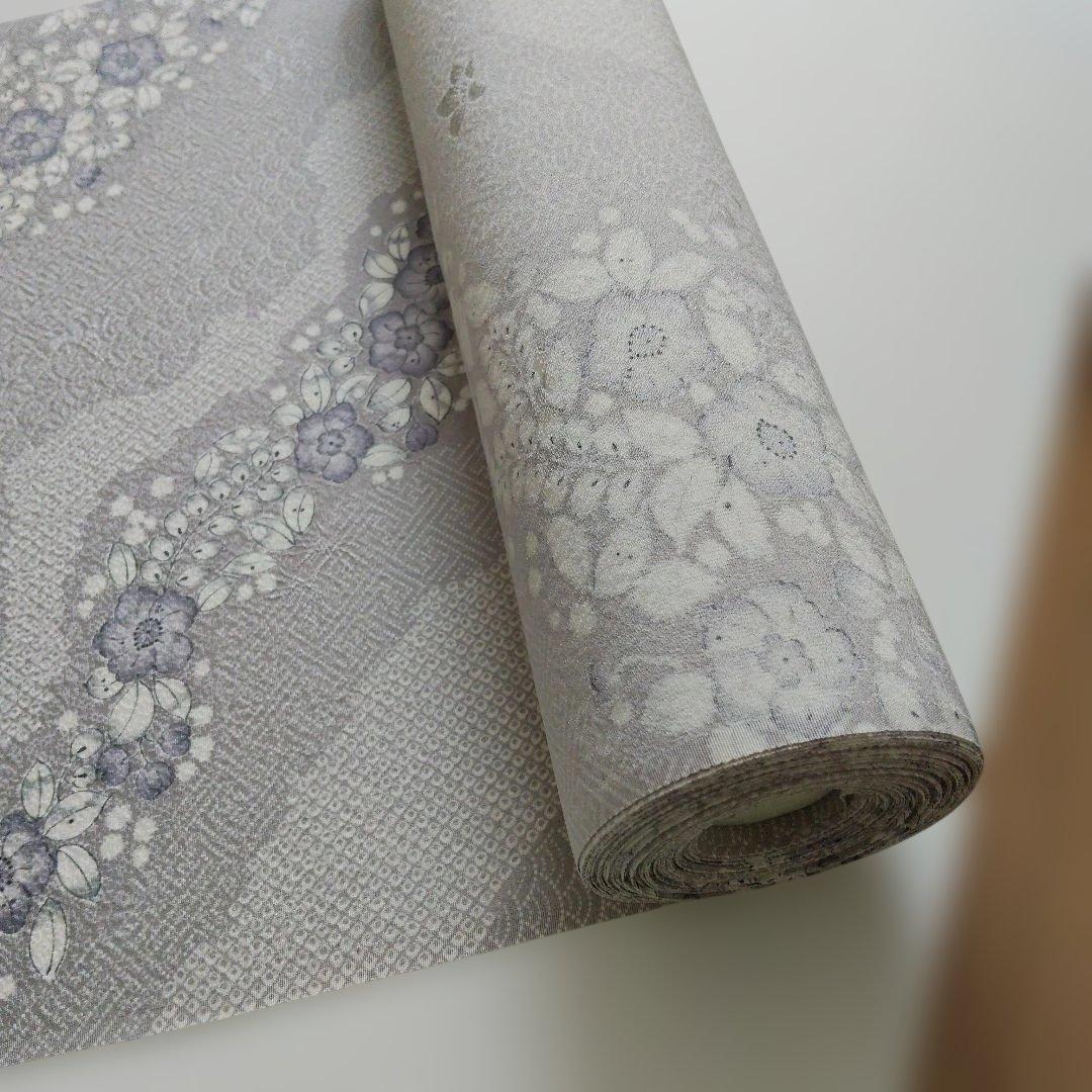 No.151　　正絹　小紋　丹後ちりめん　グレー地に可憐な花々