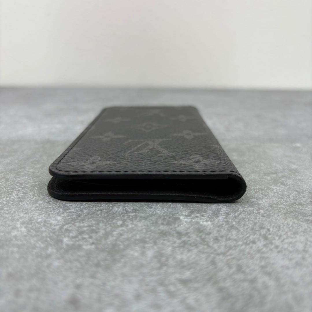 未使用 ルイヴィトン iPhone SE モノグラムエクリプス フォリオ ケース