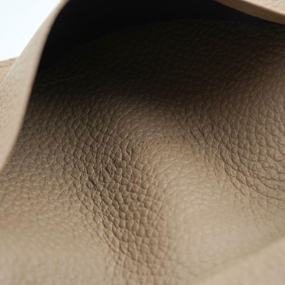 ✨未使用に近い✨　YSL イヴサンローラン　キーケース　6連　金ロゴ　レザー