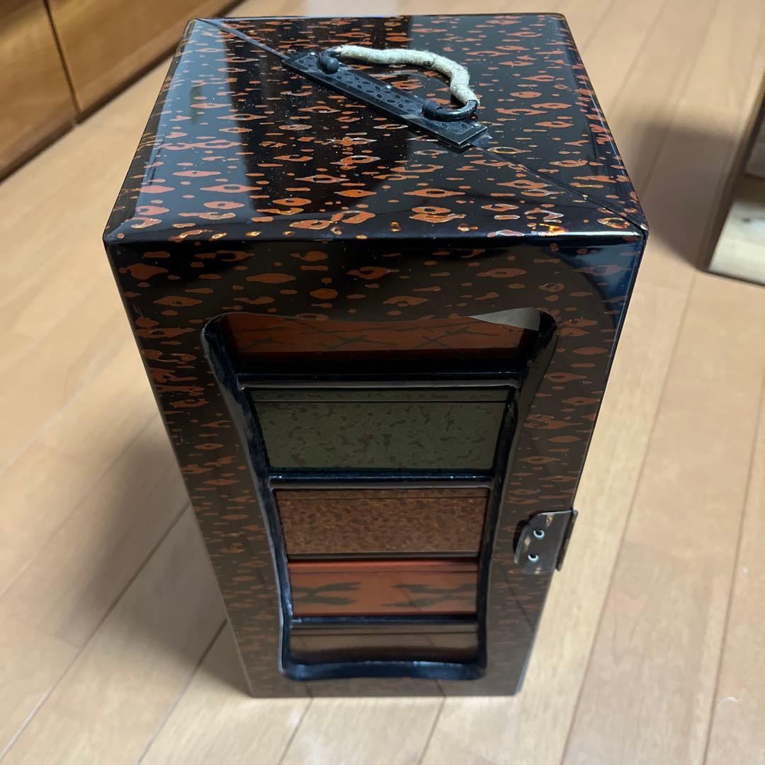 漆塗り重箱 引き出し式