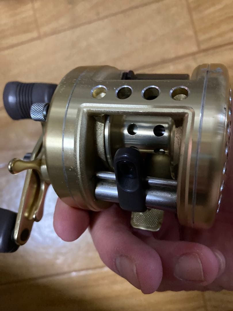 SHIMANO CALCUTTA ベイトリール