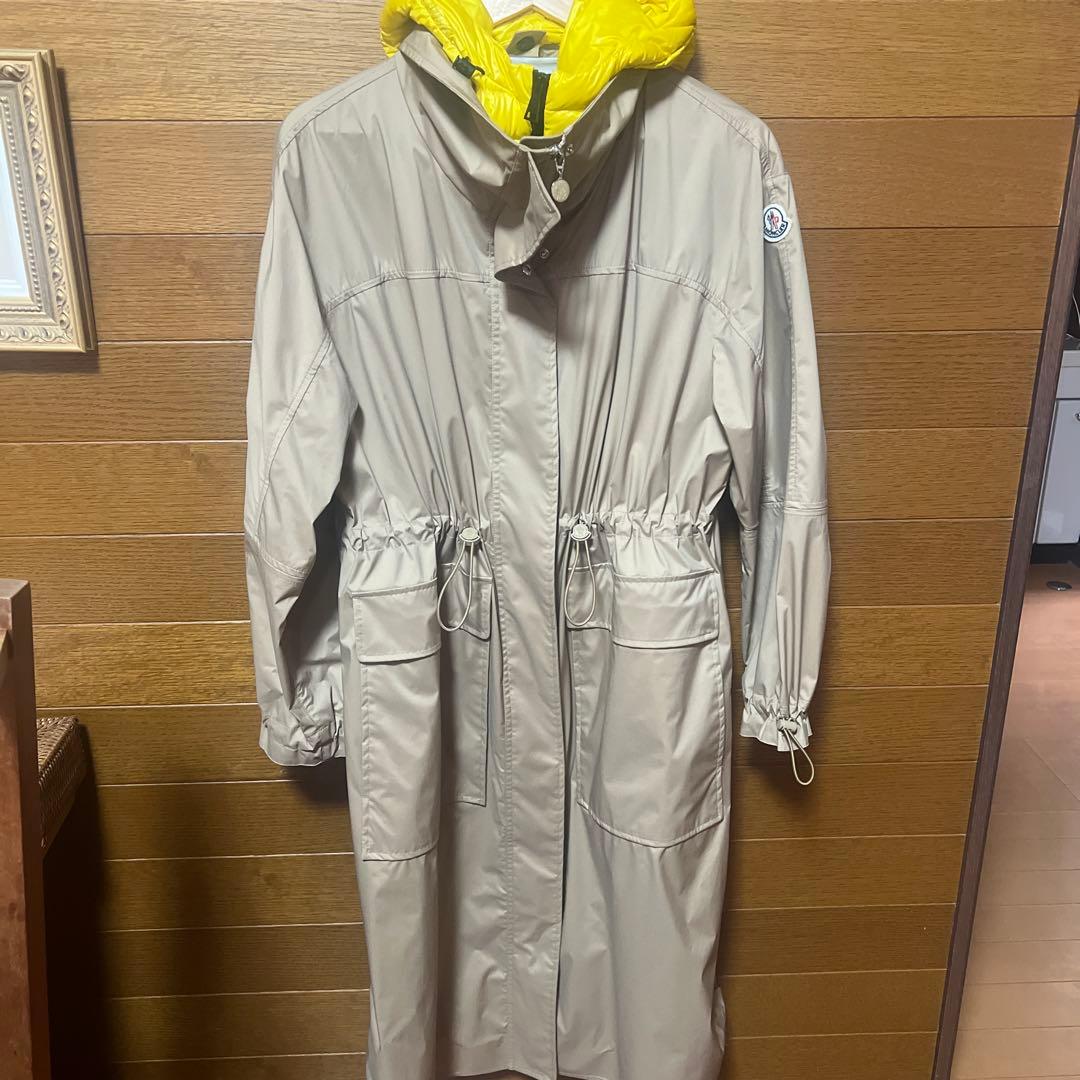 Moncler ロングナイロンコートベージュ イエロー