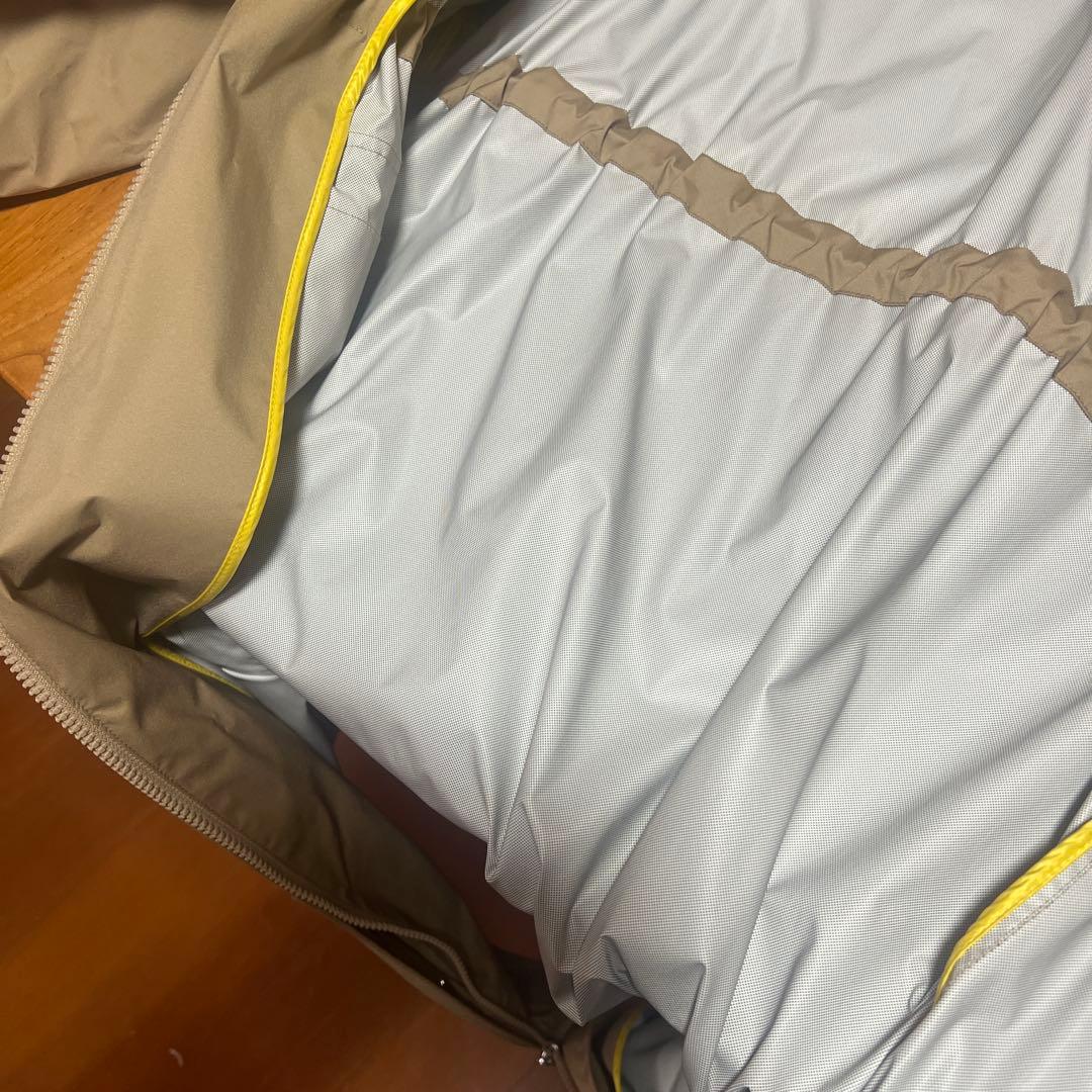 Moncler ロングナイロンコートベージュ イエロー