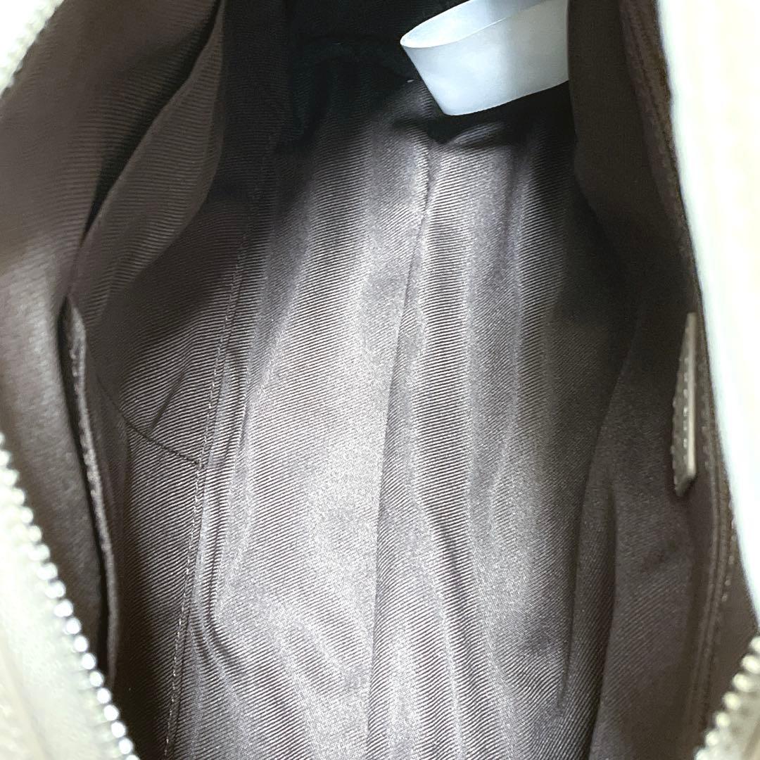 【未使用】イアパピヨネ　スタッズボストンバッグ　ベージュ