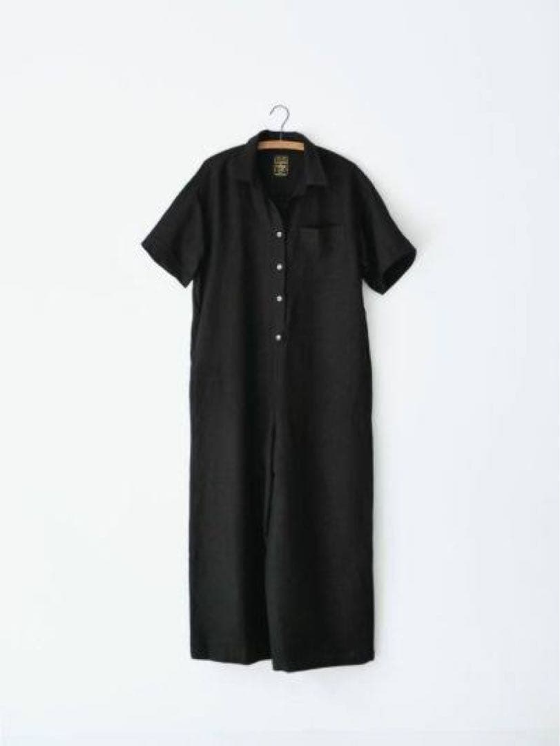 ハグオーワー 美品 クロスアンドクロス シャツカラーオールインワン ブラック