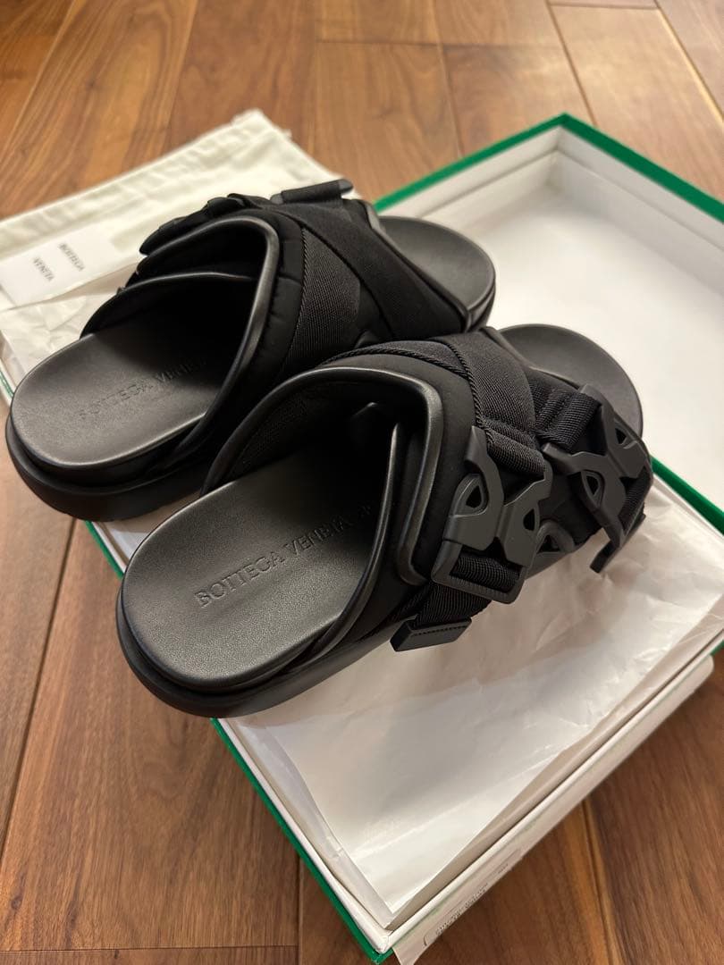 新品未使用 BOTTEGA VENETA(ボッテガヴェネタ) スライドサンダル