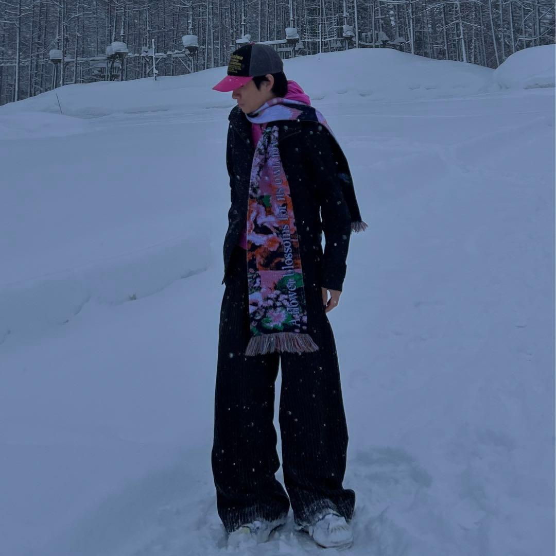 超人気カラー　MONTMARTRE NEW YORK マフラー