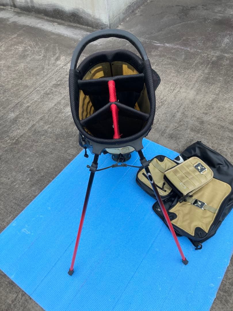 オークリー　9.5型スタンド式　キャディバック