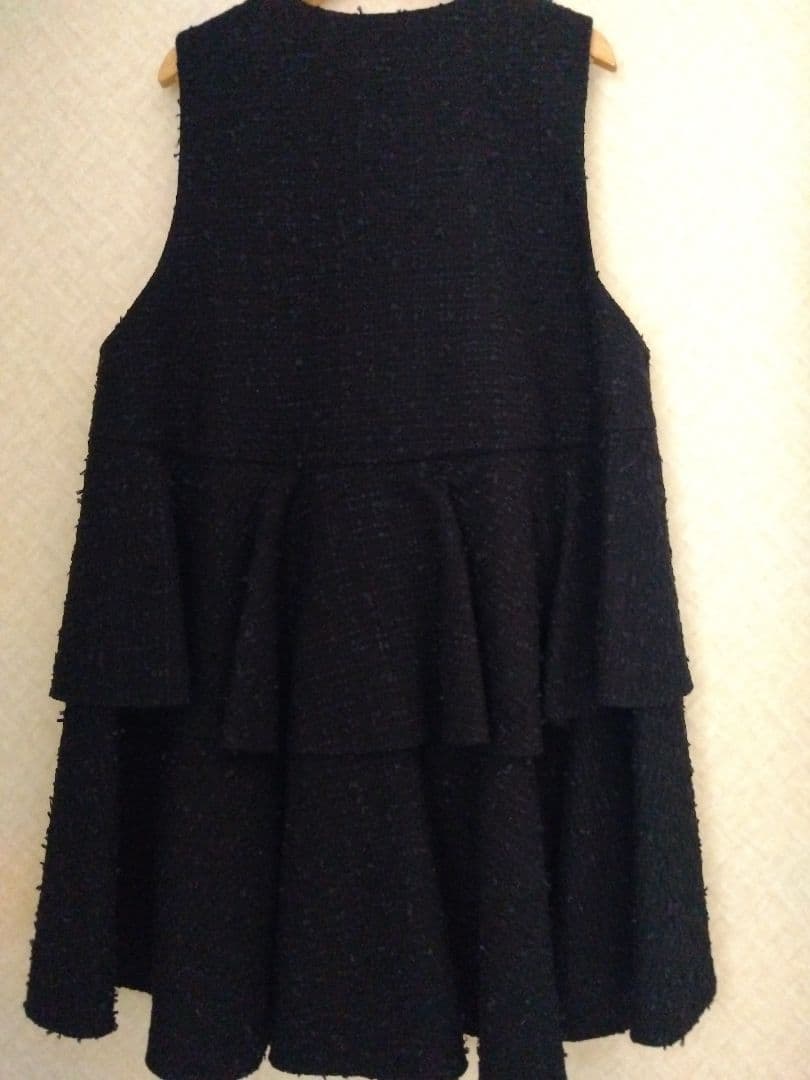 ル フィル ティアードデザイン ネイビー ノースリーブベスト