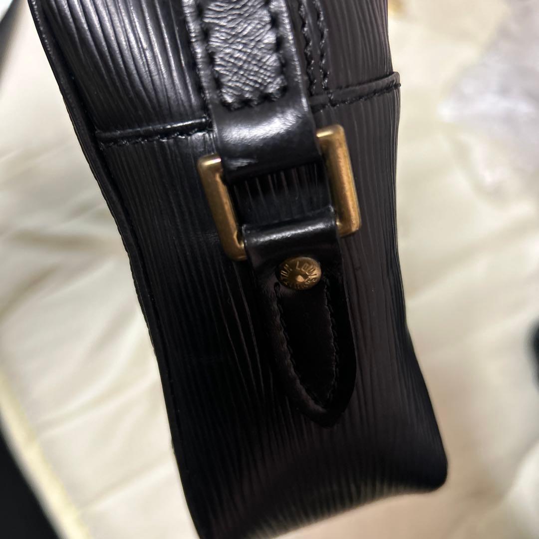 ルイヴィトン LOUIS VUITTON トロカデロ エピ ノワール 斜め掛け