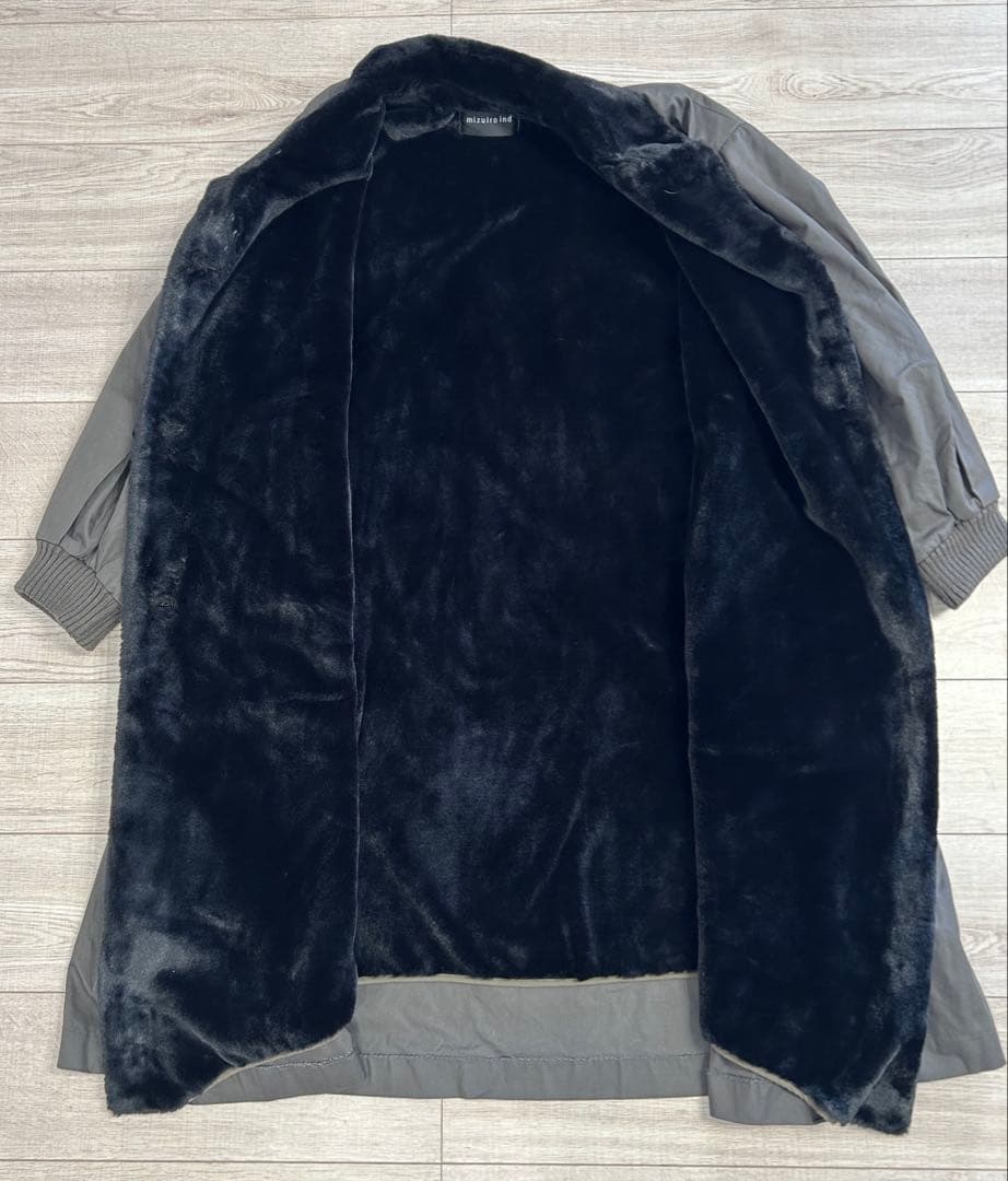 ミズイロインド バックボア　テーラード コート　ステンカラー　チャコールグレー