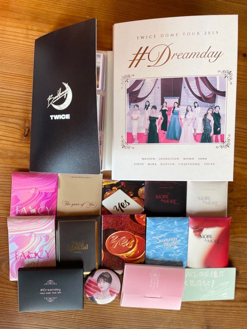 美品揃い TWICE グッズ トレカ アルバム ポスター うちわ