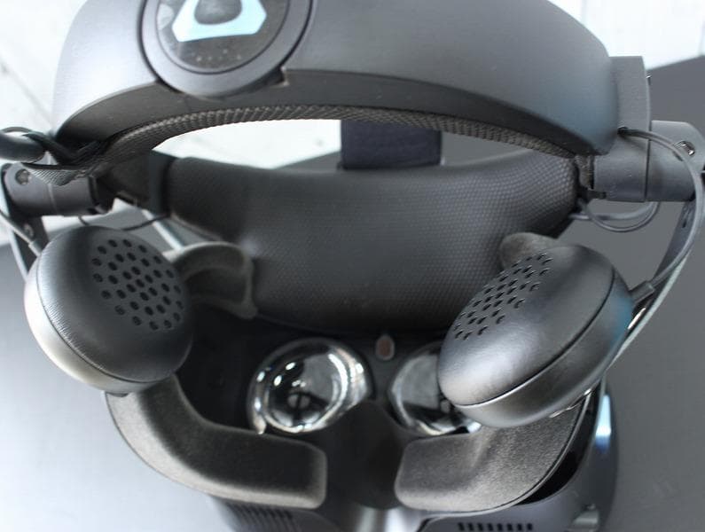 HTC VIVE COSMOS ELITE VRヘッドセット