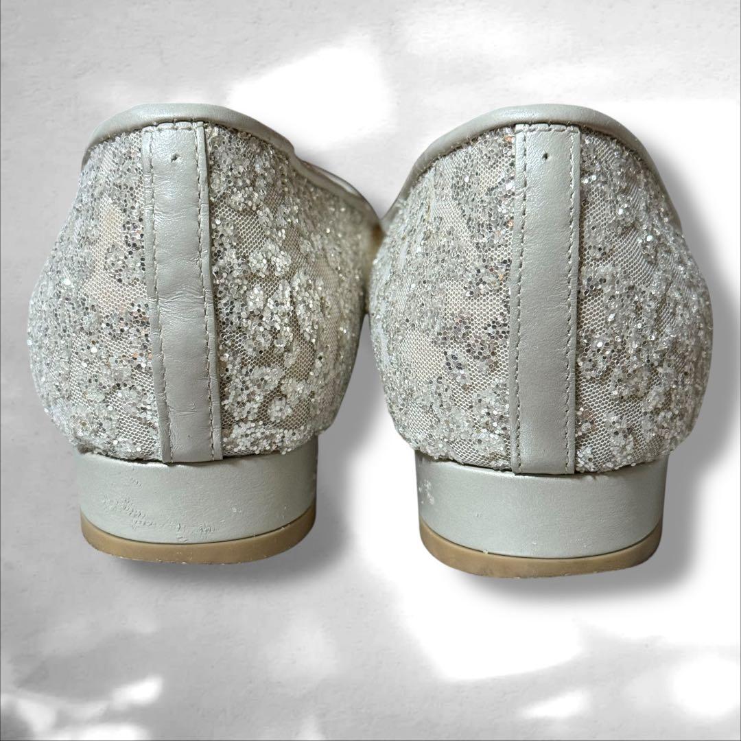 DIANA グリッターチュール　ロングノーズフラットシューズ　プラチナ　23.5