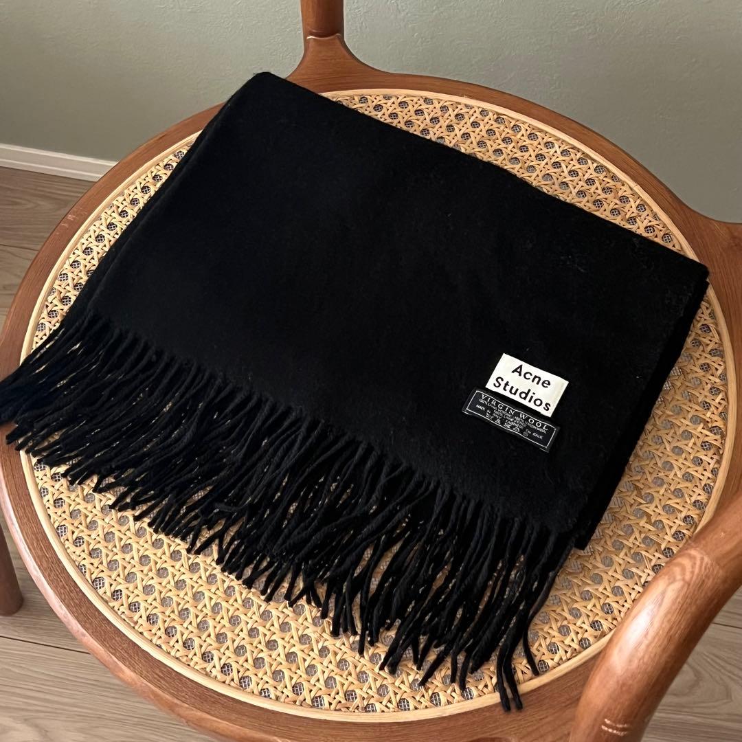 【美品】Acne Studios ブラック マフラー