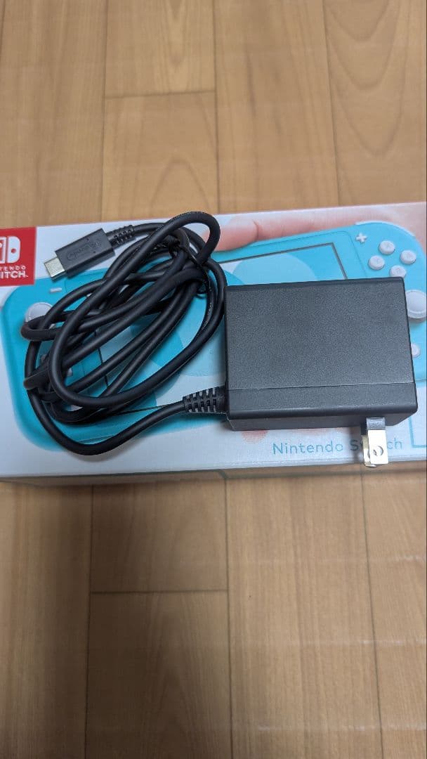 スイッチライト　本体・箱・充電器付き