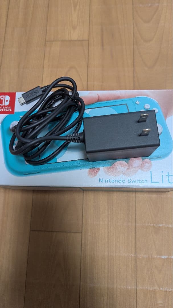 スイッチライト　本体・箱・充電器付き