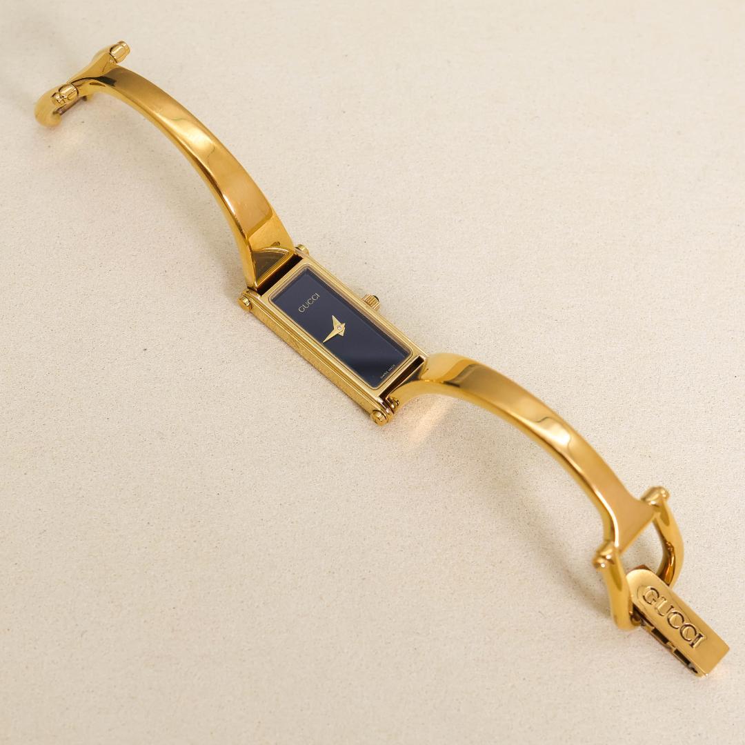 稼働 GUCCI 腕時計 1500L バングル レディース ブラック 2437