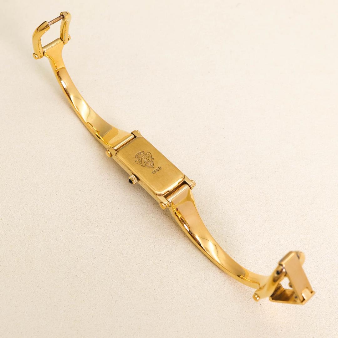 稼働 GUCCI 腕時計 1500L バングル レディース ブラック 2437