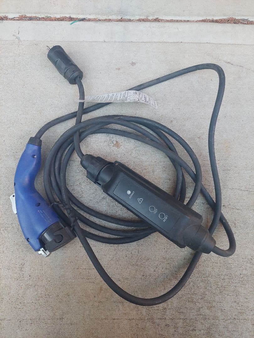 プリウスPHEV 充電ケーブル トヨタ純正品