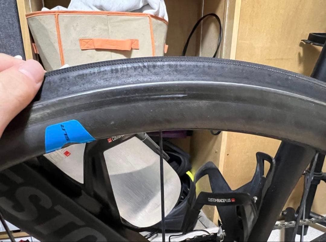 ジャイアントSLR1カーボンホイール フロントのみ