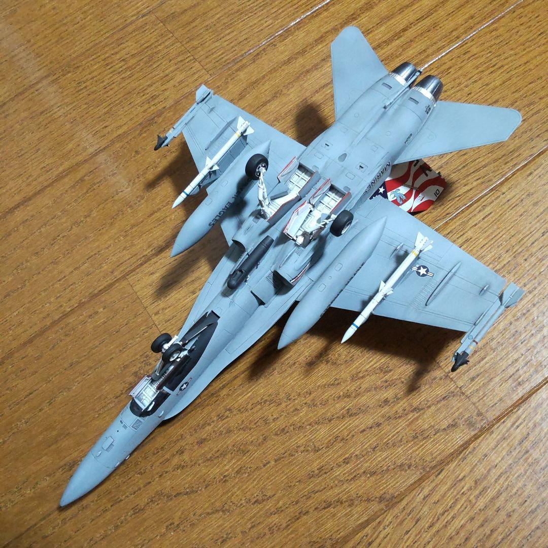 戦闘機プラモデル完成品1/72ハセガワF-18ホーネット